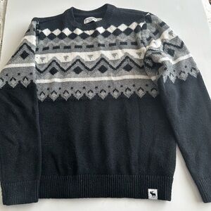 Abercrombie Girls Black and White Argyle Sweater, size 9 to 10Y, cotton